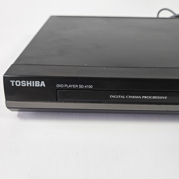 Toshiba SD-4100KC Slim Profile DVD Player With Remote Tested - Picture 3 of 12